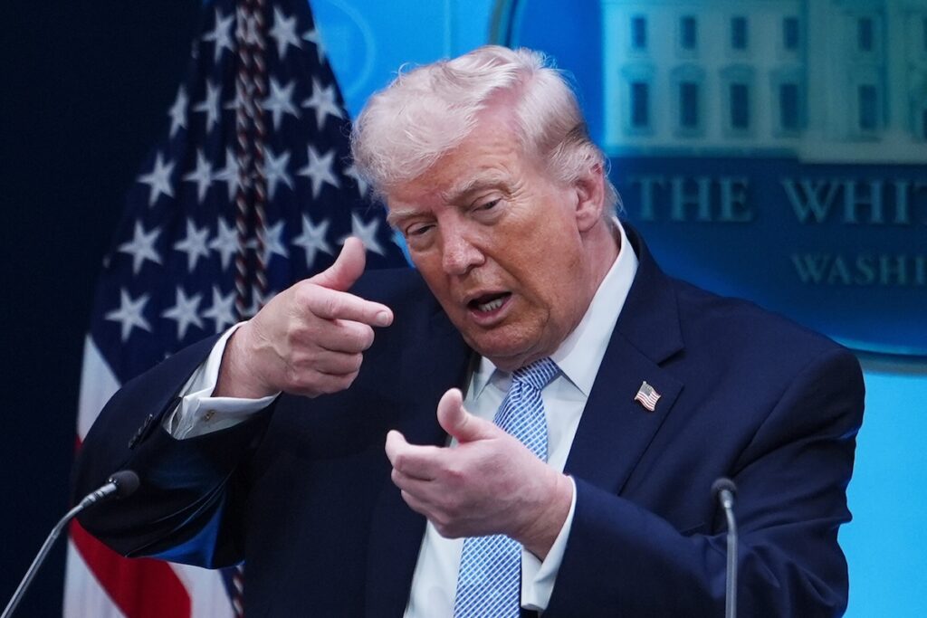 Trump cerca di eludere il voto del Congresso per continuare le operazioni militari in Medio Oriente
