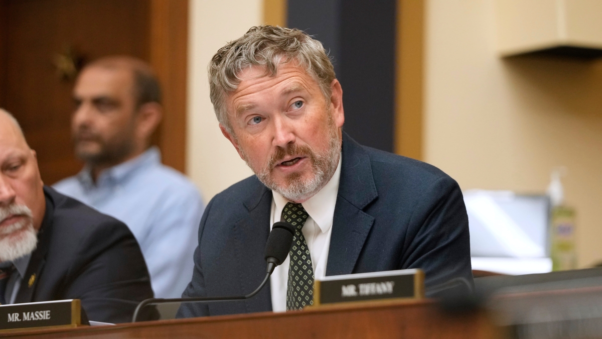Trump contro Massie nel Kentucky: il presidente lo definisce un piantagrane da non votare