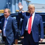 Trump diserta il matrimonio del figlio e rinuncia al golf in un momento critico