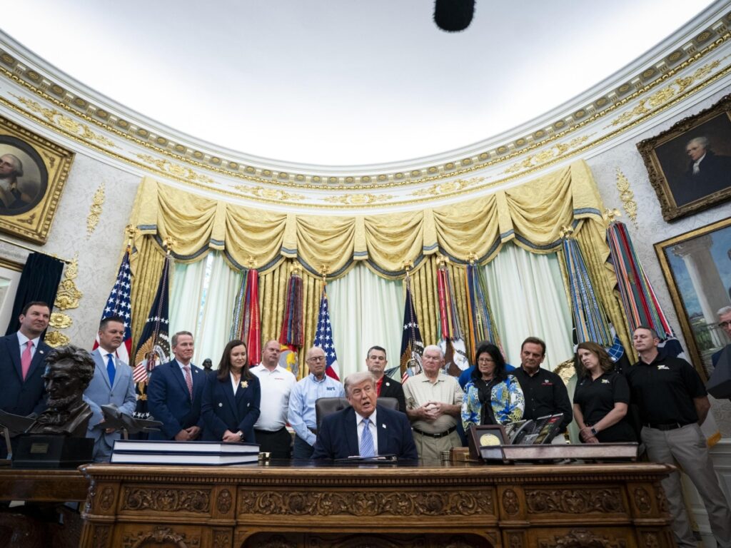 Trump ottiene immunità civile e fiscale perenne: nuove forme di corruzione in America