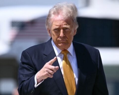 Trump rinnova le minacce all'Iran mentre la tregua in Libano viene estesa di 45 giorni