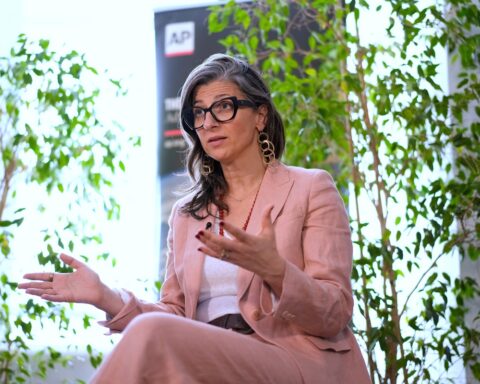 Un giudice statunitense sospende le sanzioni contro la relatrice ONU Francesca Albanese