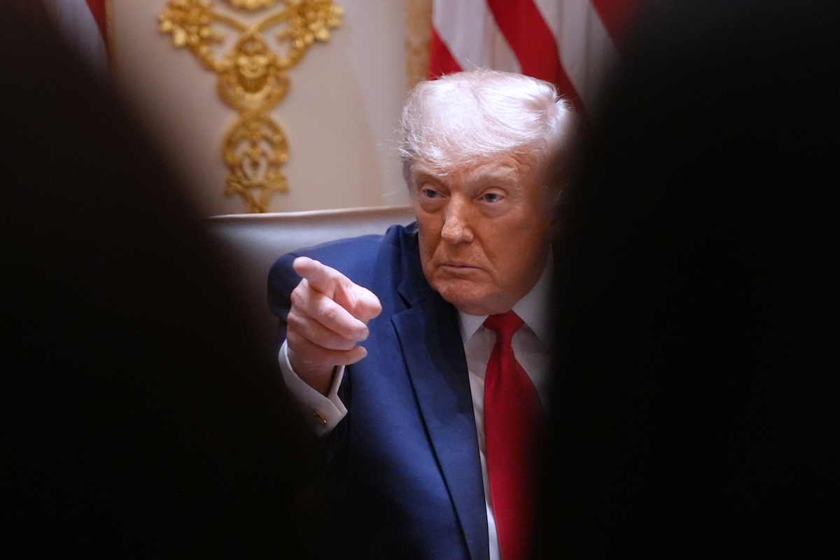 Un tribunale blocca il fondo di Trump per risarcire chi denuncia persecuzioni dall’amministrazione Biden