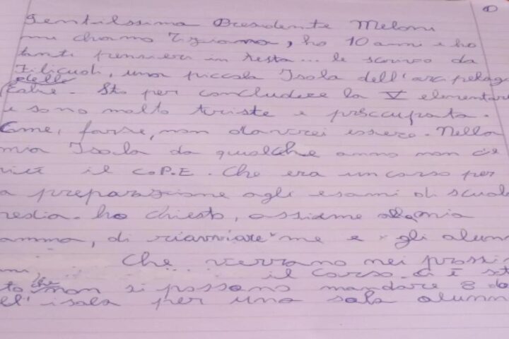 Una bambina di Filicudi scrive a Meloni: "Voglio studiare senza lasciare l'isola"