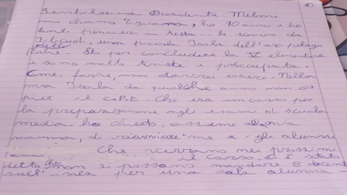 Una bambina di Filicudi scrive a Meloni: "Voglio studiare senza lasciare l'isola"