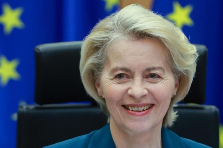 Ursula von der Leyen: i social media devono proteggere i minori, non sfruttarli