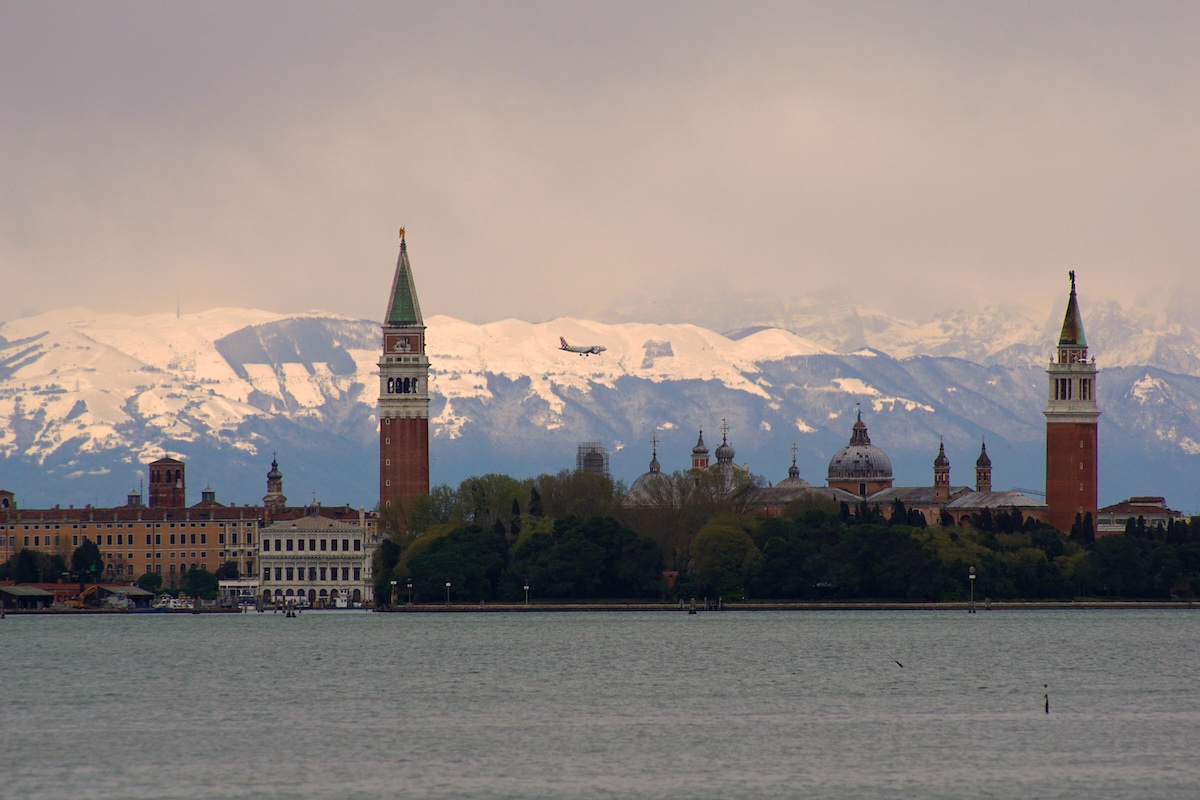 Venezia, il caso dei candidati bengalesi infiamma la campagna elettorale e la questione della nuova moschea