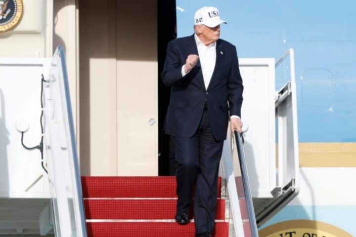 Visita medica di Trump al Walter Reed: «Controlli di routine, il presidente sta bene»