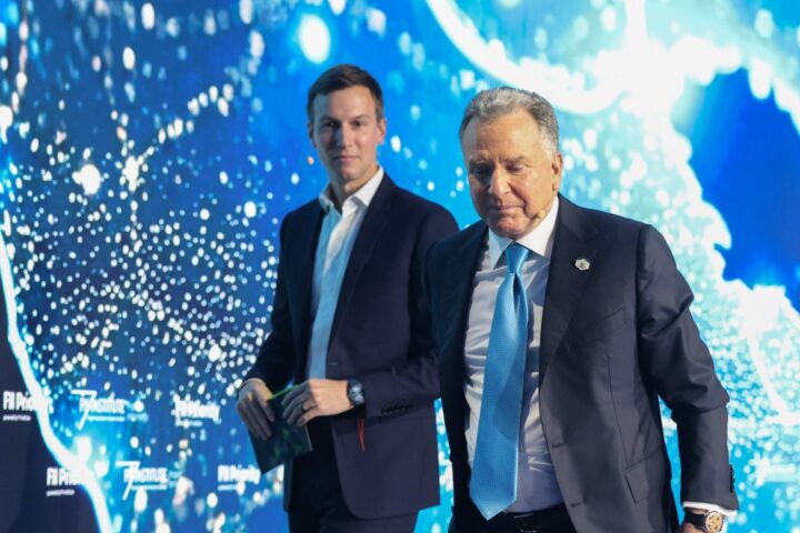 Witkoff e Kushner in partenza per Mosca: missione per una tregua «permanente» in Ucraina