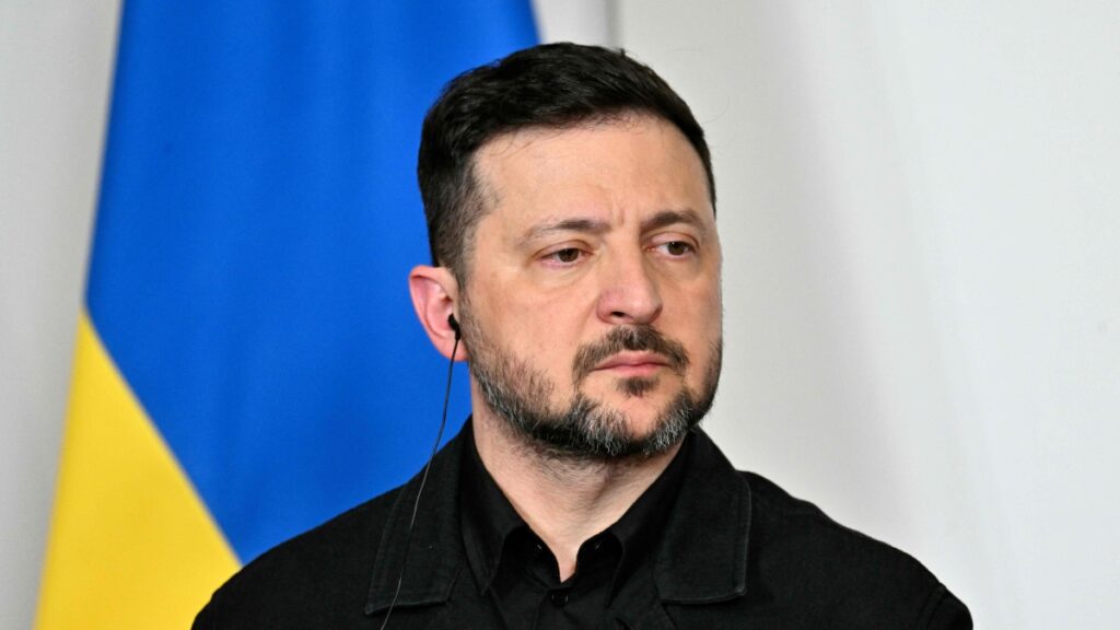 Zelensky lancia un decreto sulla parata di Mosca mentre i Usa spingono per la tregua