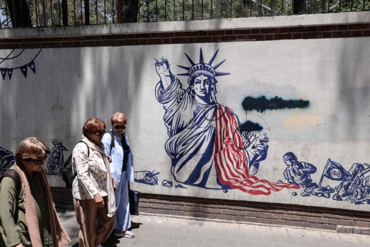 Accordo digitale Usa-Iran firmato da Trump, Vance e Ghalibaf: riapertura immediata di Hormuz