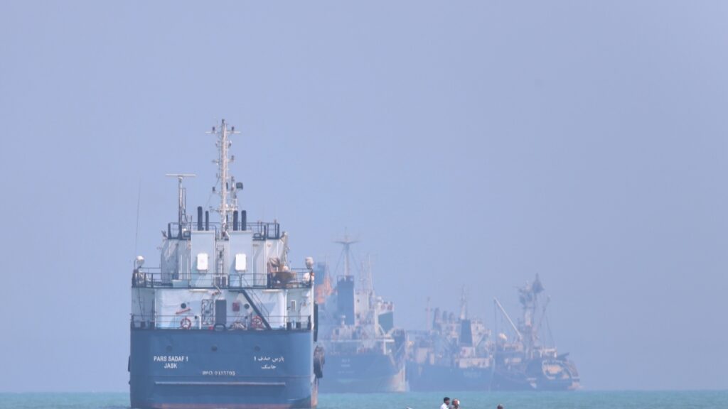 Accordo Usa-Iran: i punti chiave su Hormuz, nucleare e fondi per la ricostruzione