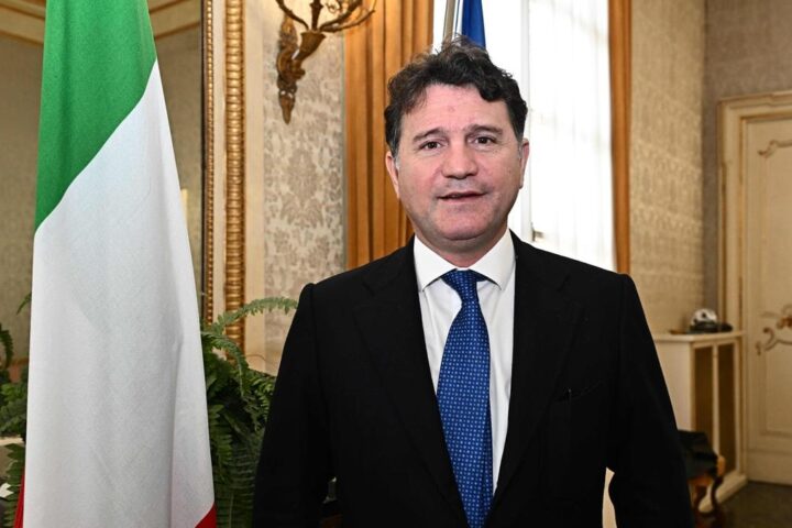 Accuse di violenza sessuale contro il senatore di Forza Italia Francesco Silvestro