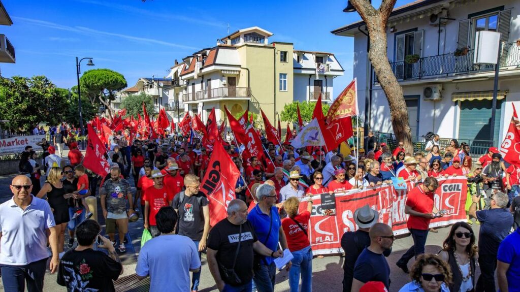 Amendolara protesta contro la strage dei braccianti: "Basta sfruttamento"