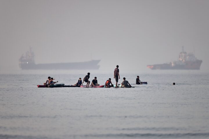 Attacchi reciproci tra Stati Uniti e Iran nel Golfo Persico dopo il cessate il fuoco