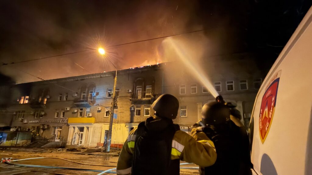 Attacco delle forze russe a Kiev con missili nella notte durante la guerra in Ucraina