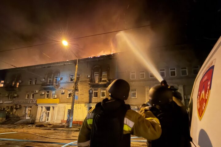 Attacco delle forze russe a Kiev con missili nella notte durante la guerra in Ucraina