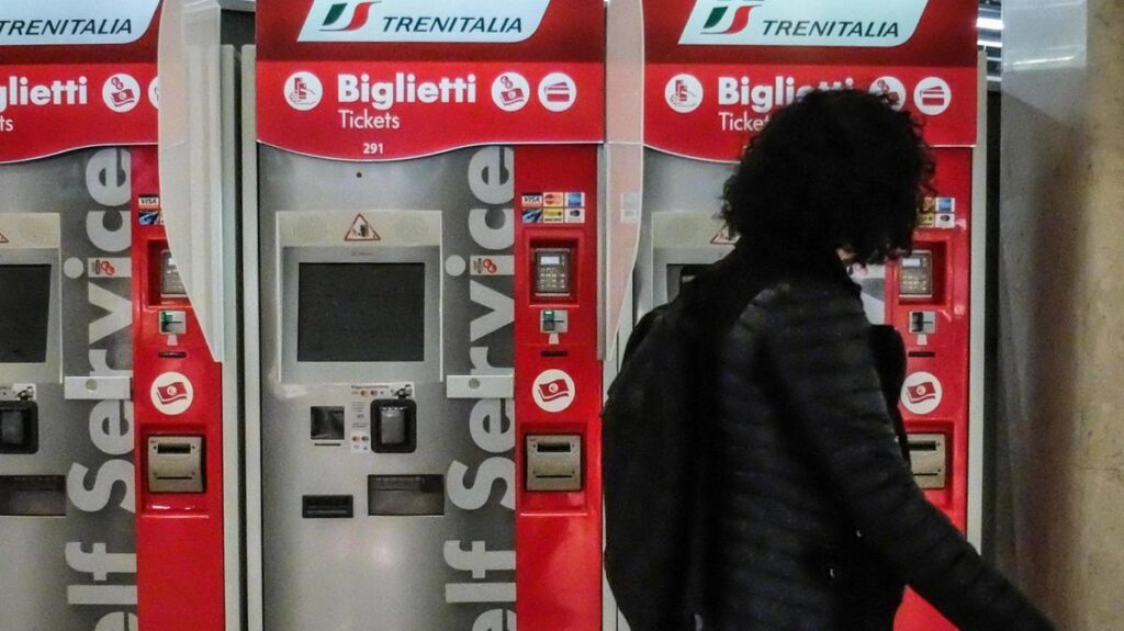 Attacco hacker a Trenitalia: rubati dati dei passeggeri, ma i pagamenti sono al sicuro