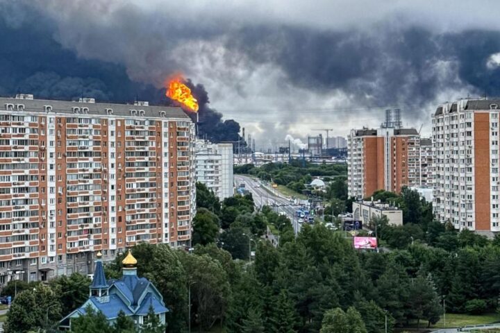 Attacco ucraino su Mosca: fumo nero nel cielo e 16 feriti tra le vittime russe
