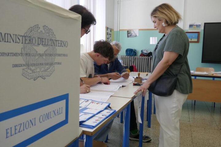 Ballottaggi in corso in 42 Comuni, affluenza nazionale al 13,58% nella giornata di voto