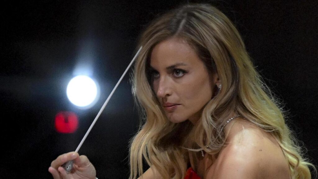 Beatrice Venezi impugna la rescissione del contratto con il Teatro La Fenice di Venezia