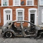 Belfast, la famiglia del ferito: «Non usate la nostra tragedia per dividere». Musk e i disordini su X