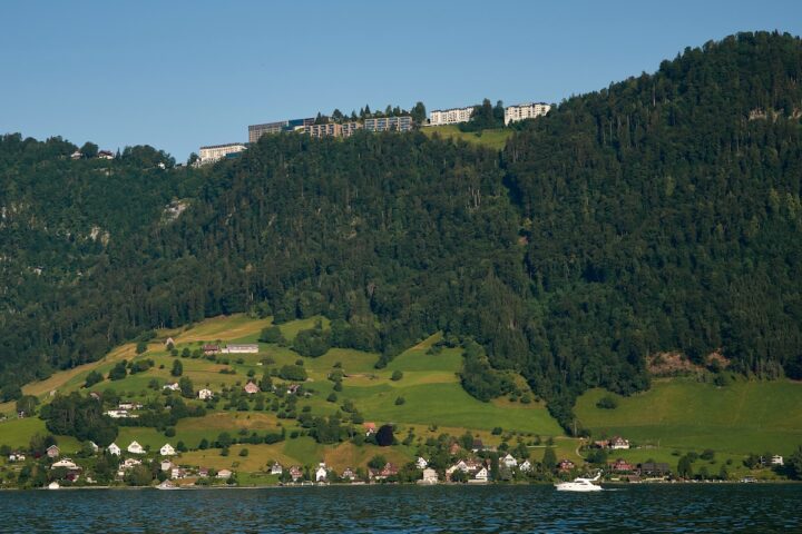 Bürgenstock: il resort svizzero al centro dei negoziati tra Iran e Stati Uniti