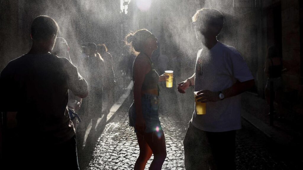Caldo estremo in Italia: allerta massima per 15 città, mercoledì saliranno a 16