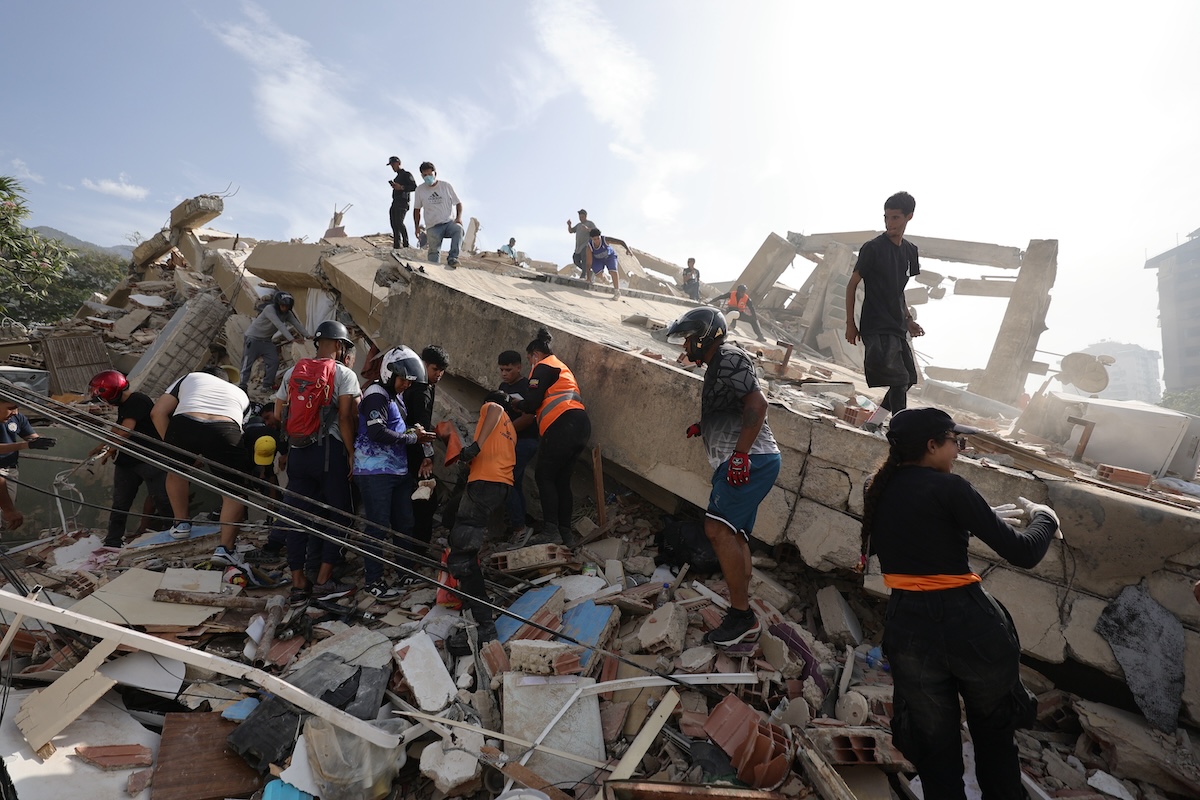Centinaia di dispersi e gravi danni dopo i terremoti in Venezuela