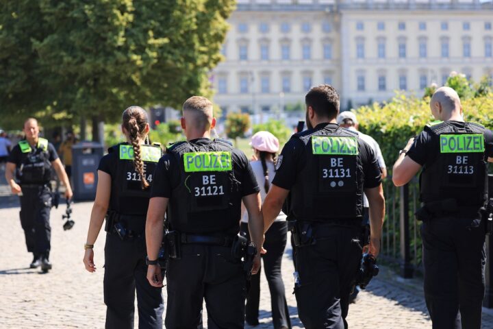 Cinque persone uccise in un attacco a colpi di arma da fuoco a Stade, Germania