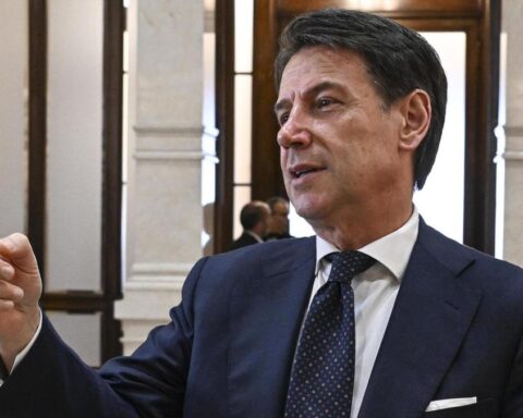 Commissione Covid: dimissioni di Bignami e lettera di Conte a La Russa