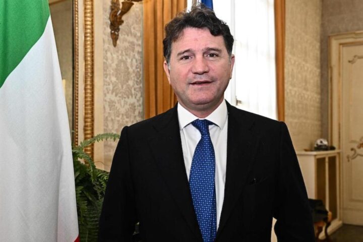 Denuncia di violenza sessuale contro il senatore Francesco Silvestro in ufficio a Roma