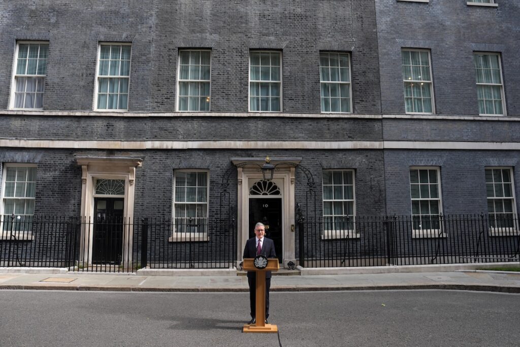 Dimissioni di Starmer in Regno Unito: Andy Burnham favorito nella corsa alla leadership laburista