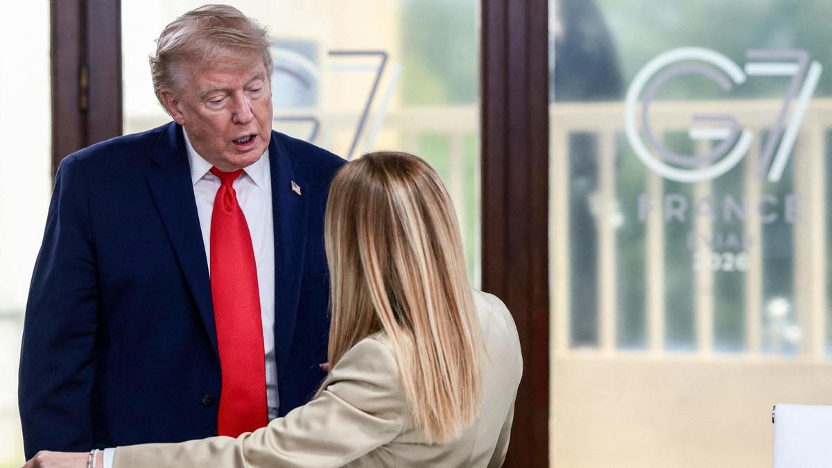 Disgelo tra Donald Trump e Giorgia Meloni al G7 di Evian, la premier: “Siamo sempre amici”