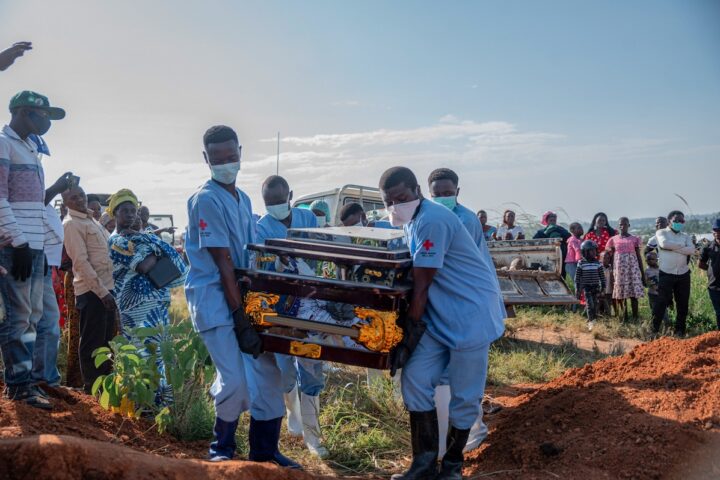 Ebola in Repubblica Democratica del Congo: 676 casi e 136 morti un mese dopo i primi contagi