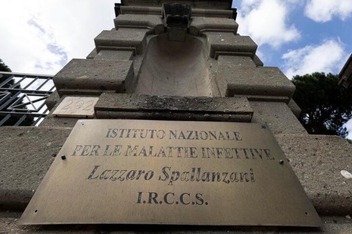 Ebola in Sardegna, il test negativo per l'uomo tornato dal Congo
