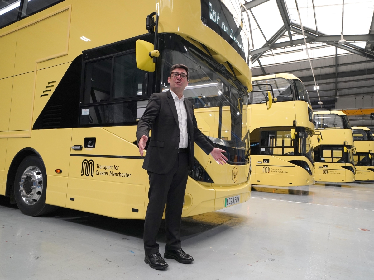 Elettori a Makerfield, Burnham sfida Starmer per il seggio a Westminster