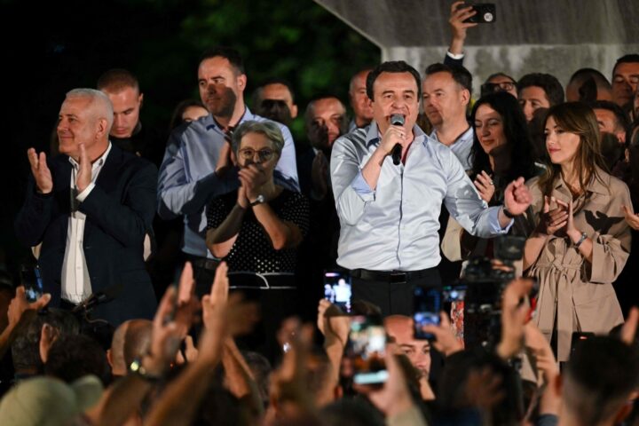 Elezioni in Kosovo: Kurti trionfa ma non ottiene la maggioranza necessaria per governare