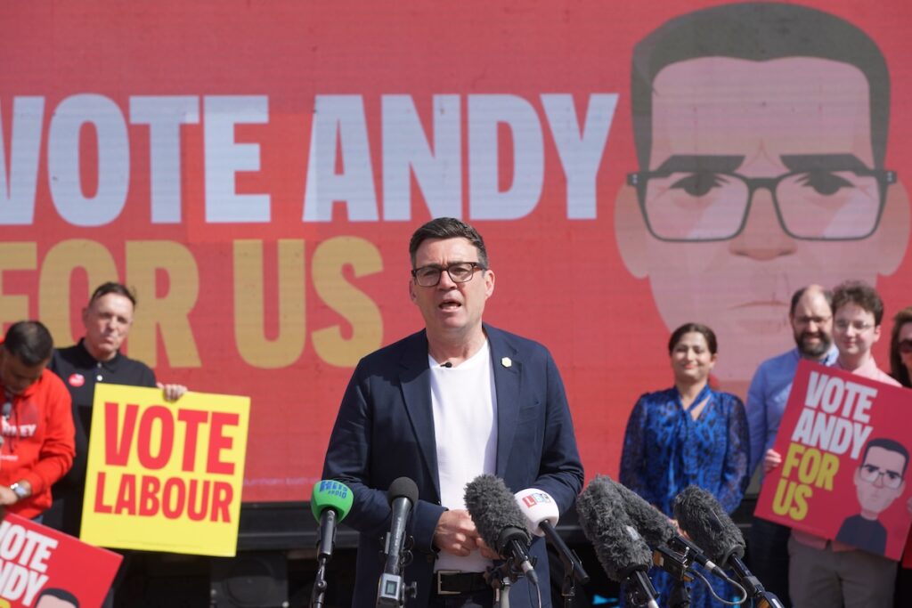 Elezioni suppletive a Makerfield: Andy Burnham cerca opportunità per sfidare Keir Starmer