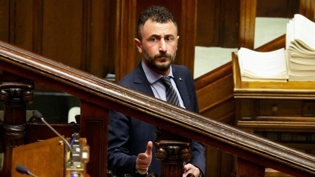 Emanuele Pozzolo di Futuro Nazionale fuori strada con il suo suv: tasso alcolico elevato