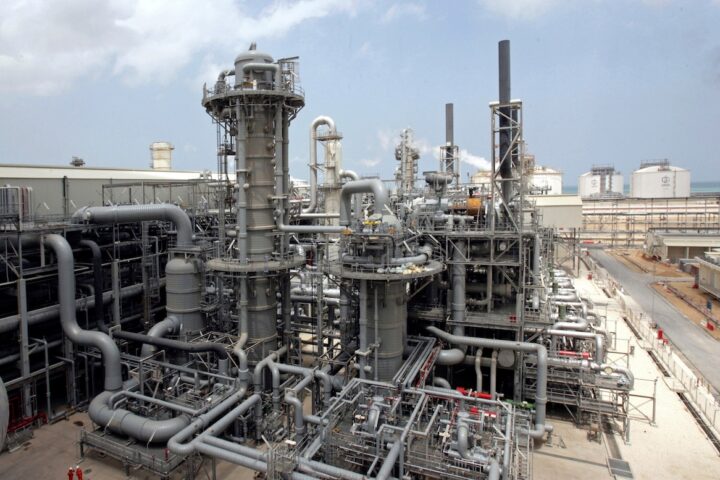 Esplosione in impianto di gas naturale in Qatar: 13 morti e 66 feriti a Ras Laffan
