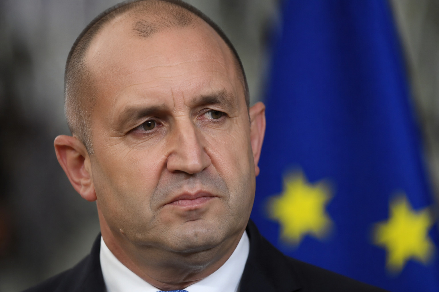 La Bulgaria sfida l’Ue sulle sanzioni alla Russia: Radev mette in dubbio l’intera strategia