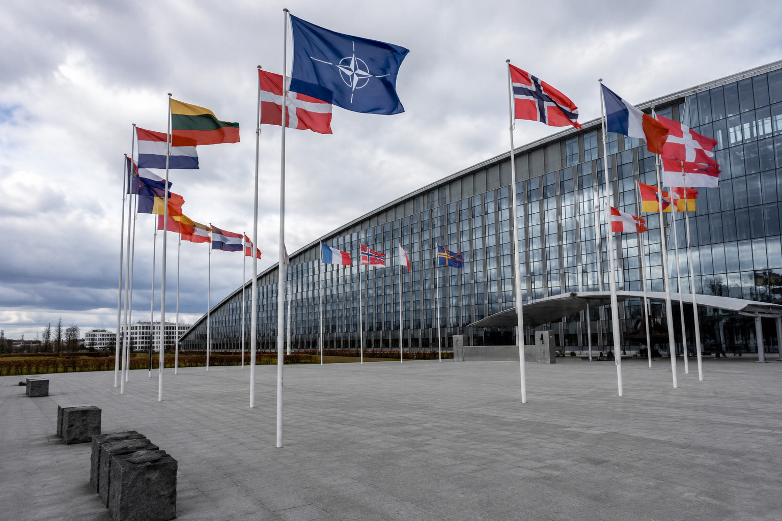 Slovacchia, Fico blocca nuovi aiuti a Kiev: la delegazione al vertice Nato senza mandato