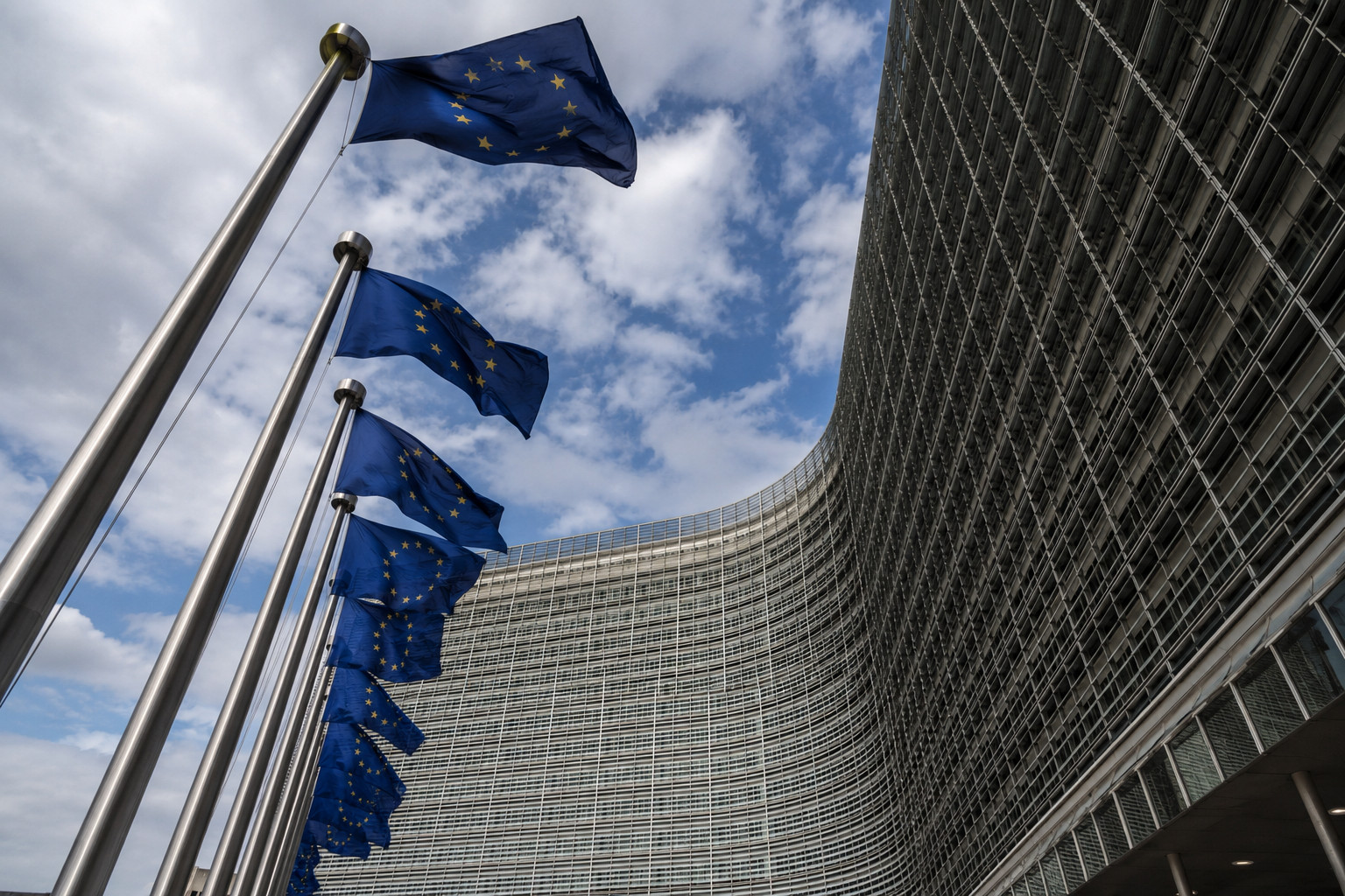 47 eurodeputati chiedono all'Ue di bloccare l'esportazione di allumina irlandese verso la Russia