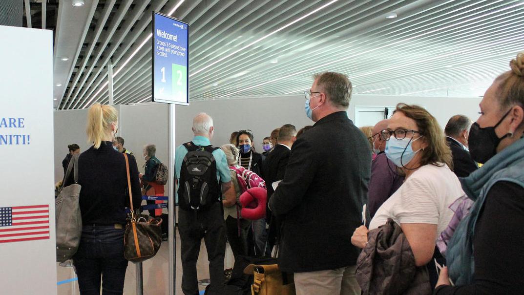Fiumicino sotto pressione: l’ad di Aeroporti di Roma chiede di sospendere i controlli biometrici