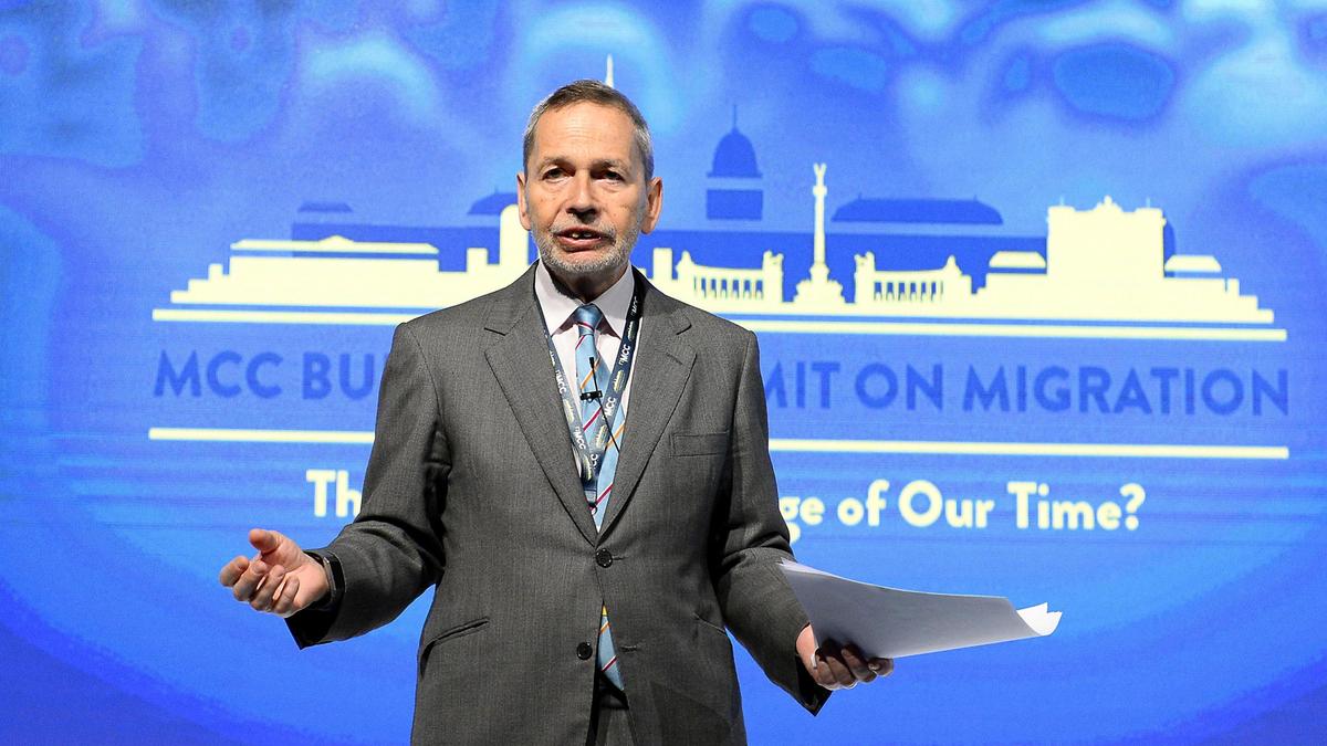 Frank Furedi e le sfide della società contemporanea: analisi tra confini da proteggere e divisioni da evitare