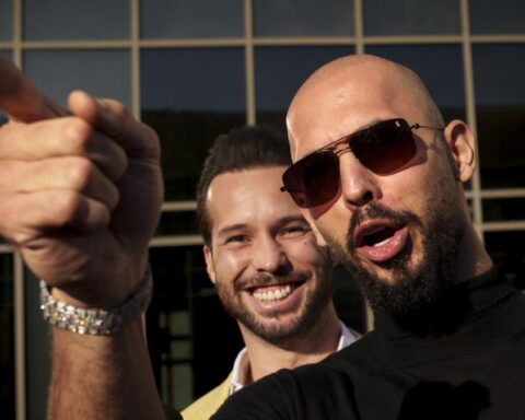 Fratelli Tate sotto accusa: decine di donne sfruttate e manipolate per pornografia online