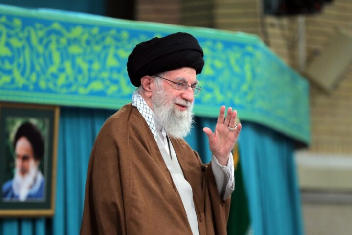 Funerali di Ali Khamenei: il 4 luglio scelta per le cerimonie, un chiaro messaggio agli Stati Uniti