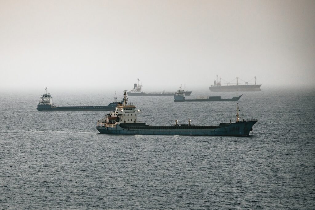 Gli Stati Uniti e l'Iran raggiungono un accordo per fermare gli attacchi reciproci nel Golfo