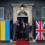 I cinque punti di Starmer, Merz e Macron per la pace in Ucraina, Zelensky propone «congelare il fronte»